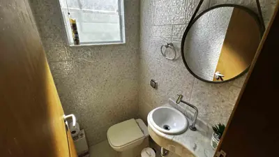 Casa - Sobrado com 3 quartos (sendo 2 suite(s)) a 800,00 metros praia.