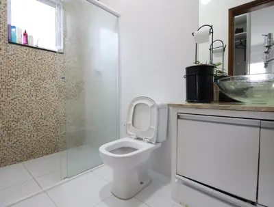 Casa - Sobrado com 4 quartos (sendo 4 suite(s)) a 1100,00 metros praia.
