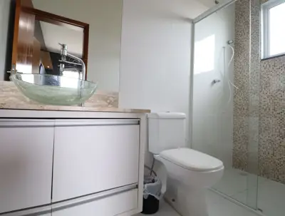 Casa - Sobrado com 4 quartos (sendo 4 suite(s)) a 1100,00 metros praia.
