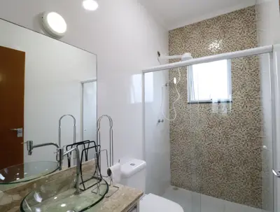 Casa - Sobrado com 4 quartos (sendo 4 suite(s)) a 1100,00 metros praia.