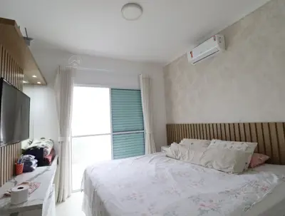 Casa - Sobrado com 4 quartos (sendo 4 suite(s)) a 1100,00 metros praia.