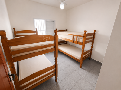 Casa - Térrea com 3 quartos (sendo 1 suite(s)) a 20,00 metros praia.