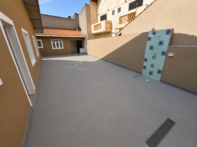 Casa - Térrea com 3 quartos (sendo 1 suite(s)) a 20,00 metros praia.