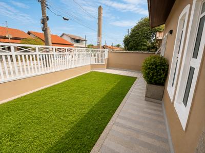 Casa - Térrea com 3 quartos (sendo 1 suite(s)) a 20,00 metros praia.