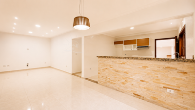 Casa - com Mezanino com 3 quartos (sendo 1 suite(s)) a 500,00 metros praia.