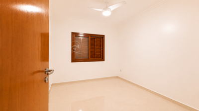Casa - com Mezanino com 3 quartos (sendo 1 suite(s)) a 500,00 metros praia.