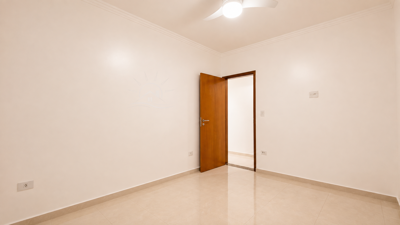 Casa - com Mezanino com 3 quartos (sendo 1 suite(s)) a 500,00 metros praia.