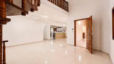 Casa - com Mezanino com 3 quartos (sendo 1 suite(s)) a 500,00 metros praia.