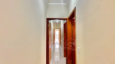 Casa - Térrea com 3 quartos (sendo 1 suite(s)) a 1200,00 metros praia.