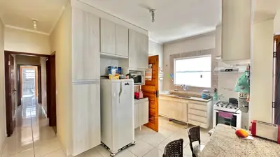 Casa - Térrea com 3 quartos (sendo 1 suite(s)) a 1200,00 metros praia.