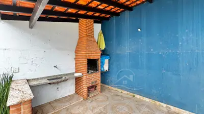 Casa - Térrea com 4 quartos (sendo 1 suite(s)) a 150,00 metros praia.
