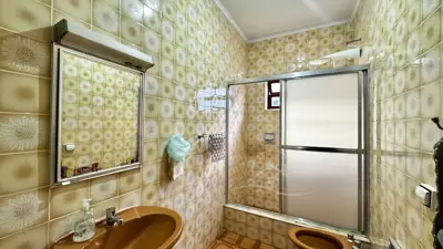 Casa - Térrea com 4 quartos (sendo 1 suite(s)) a 150,00 metros praia.