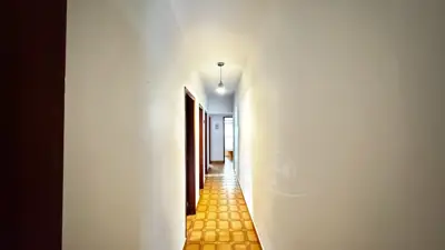 Casa - Térrea com 4 quartos (sendo 1 suite(s)) a 150,00 metros praia.