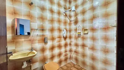 Casa - Térrea com 4 quartos (sendo 1 suite(s)) a 150,00 metros praia.
