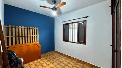 Casa - Térrea com 4 quartos (sendo 1 suite(s)) a 150,00 metros praia.