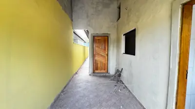 Casa - Térrea com 2 quartos (sendo 0 suite(s)) a 4,00 metros praia.