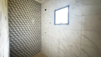 Casa - Térrea com 2 quartos (sendo 01 suite(s)) a 4,00 metros praia.