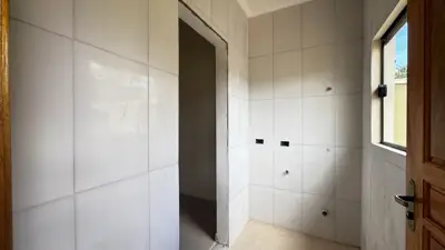 Casa - Térrea com 2 quartos (sendo 01 suite(s)) a 4,00 metros praia.