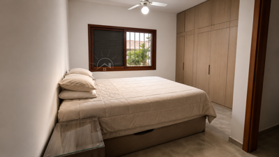 Casa - Térrea com Edícula com 3 quartos (sendo 1 suite(s)) a 73,00 metros praia.