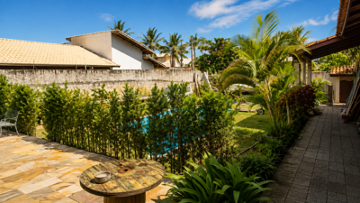 Casa - Térrea com Edícula com 3 quartos (sendo 1 suite(s)) a 73,00 metros praia.