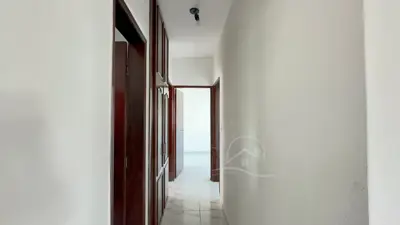 Casa - Térrea com 3 quartos (sendo 1 suite(s)) a 900,00 metros praia.