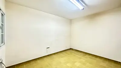 Casa - Térrea com Edícula com 5 quartos (sendo 4 suite(s)) a 600,00 metros praia.