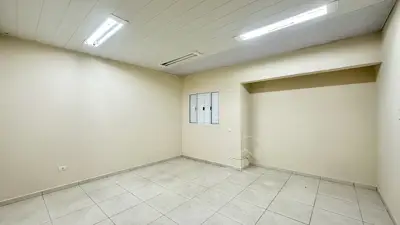 Casa - Térrea com Edícula com 5 quartos (sendo 4 suite(s)) a 600,00 metros praia.