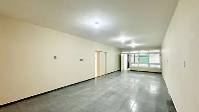 Casa - Térrea com Edícula com 5 quartos (sendo 4 suite(s)) a 600,00 metros praia.