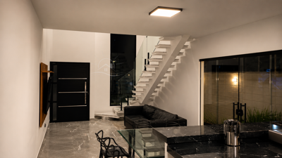 Casa - Sobrado Novo com 4 quartos (sendo 1 suite(s)) a 1200,00 metros praia.
