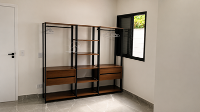 Casa - Sobrado Novo com 4 quartos (sendo 1 suite(s)) a 1200,00 metros praia.