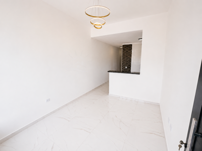 Casa - Térrea com piscina com 2 quartos (sendo 1 suite(s)) a 300,00 metros praia.
