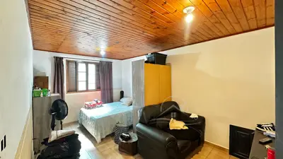Casa - Sobrado com 3 quartos (sendo 1 suite(s)) a 1400,00 metros praia.