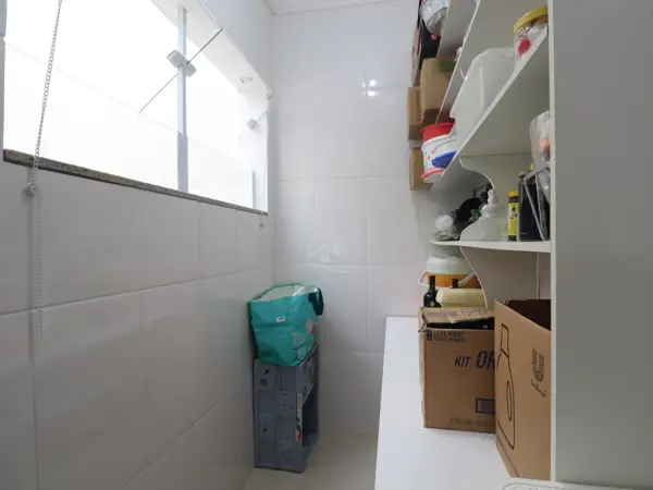 Casa - Térrea com 4 quartos  a 1500,00 metros praia.