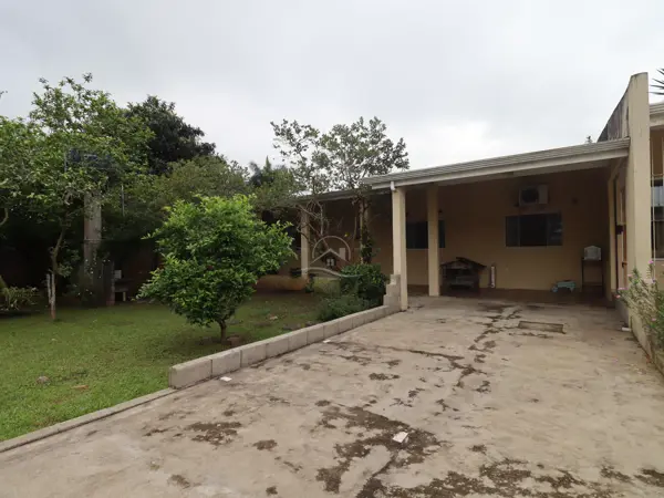 Casa - Térrea com 4 quartos  a 1500,00 metros praia.