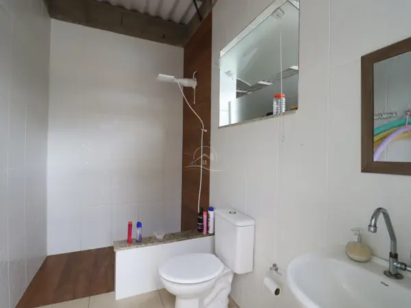 Casa - Térrea com 4 quartos  a 1500,00 metros praia.