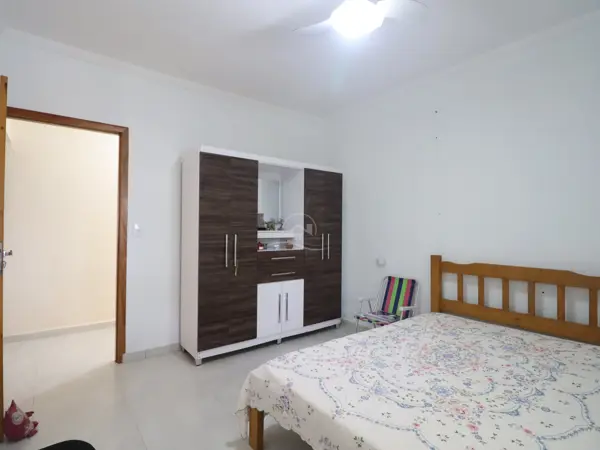 Casa - Térrea com 4 quartos  a 1500,00 metros praia.