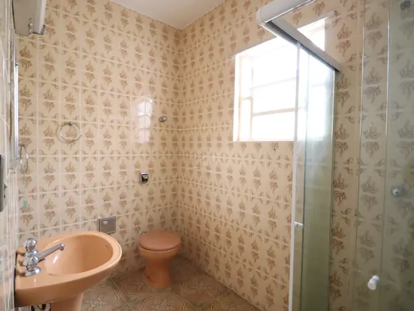 Casa - Térrea com 3 quartos (sendo 1 suite(s)) a 700,00 metros praia.