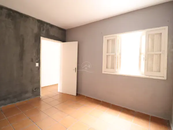 Casa - Térrea com 3 quartos (sendo 1 suite(s)) a 700,00 metros praia.
