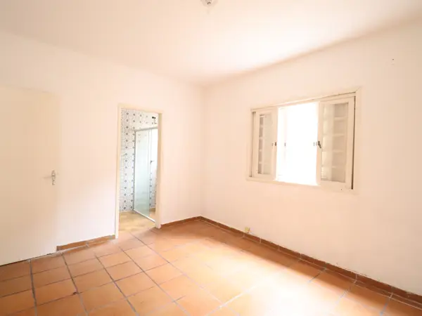 Casa - Térrea com 3 quartos (sendo 1 suite(s)) a 700,00 metros praia.