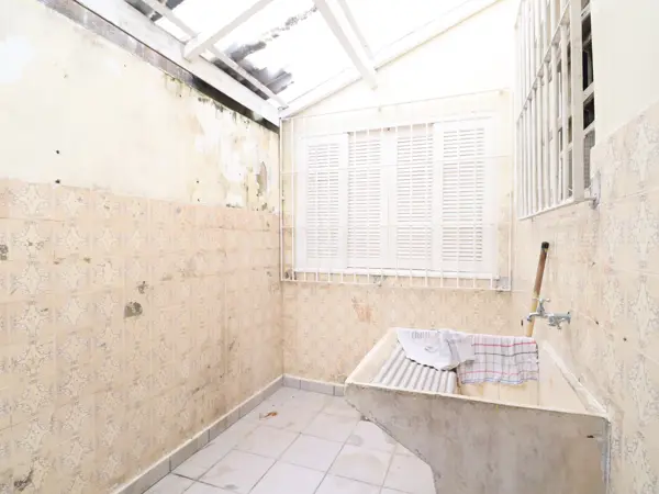 Casa - Térrea com 3 quartos (sendo 1 suite(s)) a 700,00 metros praia.