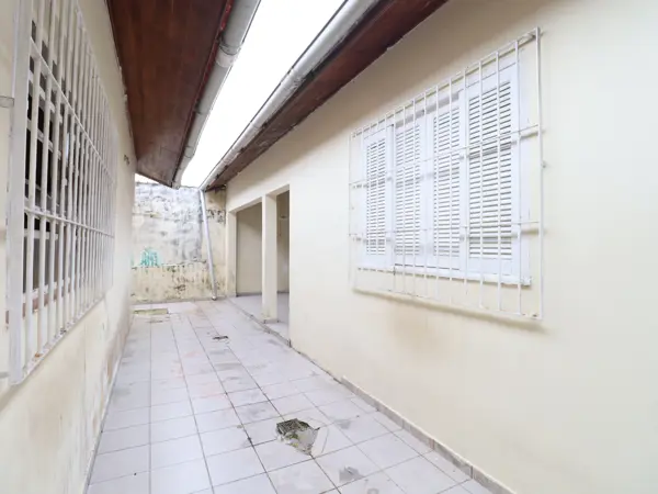 Casa - Térrea com 3 quartos (sendo 1 suite(s)) a 700,00 metros praia.