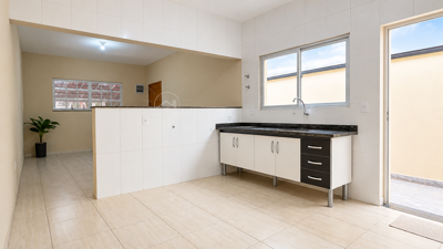Casa - Térrea com 3 quartos (sendo 2 suite(s)) a 0,00 metros praia.