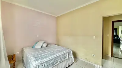 Casa - Sobrado com 3 quartos (sendo 1 suite(s)) a 1500,00 metros praia.