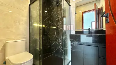 Casa - Térrea com 3 quartos (sendo 2 suite(s)) a 900,00 metros praia.