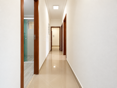 Apartamento - Amplo com 3 quartos (sendo 1 suite(s)) a 700,00 metros praia.