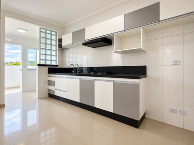 Apartamento - Amplo com 3 quartos (sendo 1 suite(s)) a 700,00 metros praia.