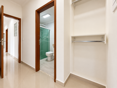 Apartamento - Amplo com 3 quartos (sendo 1 suite(s)) a 700,00 metros praia.