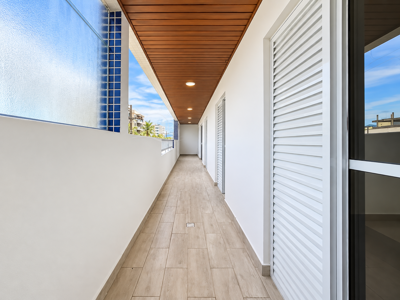 Apartamento - Amplo com 3 quartos (sendo 1 suite(s)) a 700,00 metros praia.