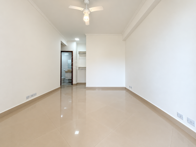 Apartamento - Amplo com 3 quartos (sendo 1 suite(s)) a 700,00 metros praia.