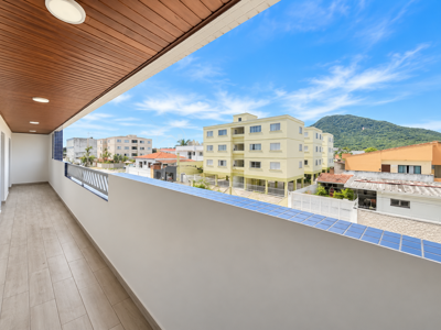 Apartamento - Amplo com 3 quartos (sendo 1 suite(s)) a 700,00 metros praia.